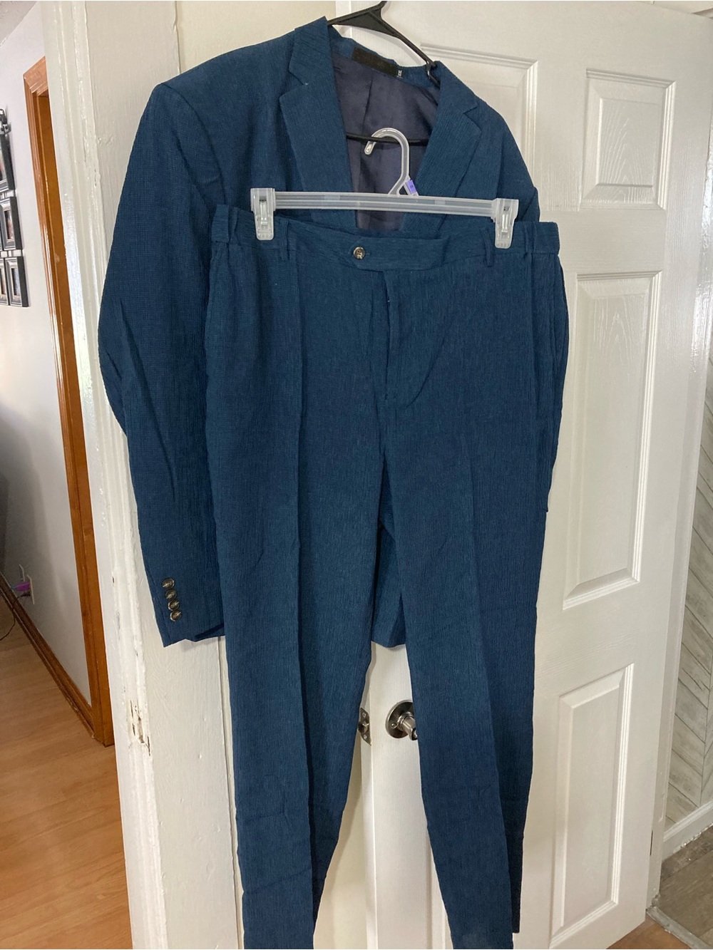 NWOTS Mens Suit